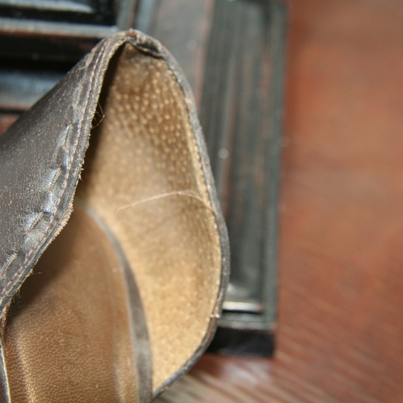 BCBG PARIS SZ 8.5 BROWN POINT TOE SLIP ON HEEL - Picture 5 of 6